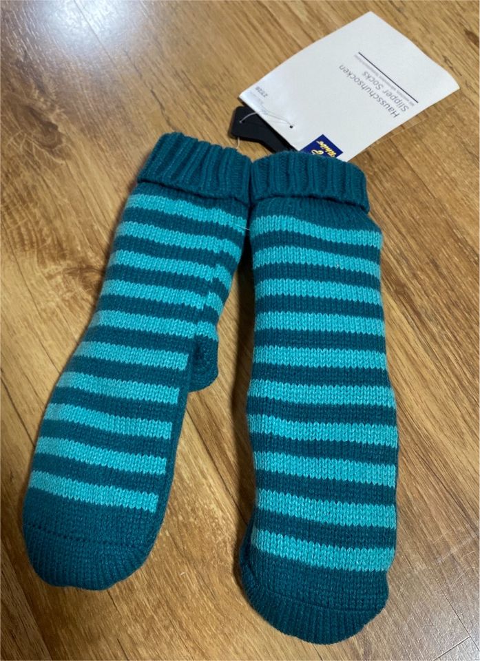 Tchibo TCM Hausschusocken 27/28 neu warm gefüttert antirutsch in Niedereschach