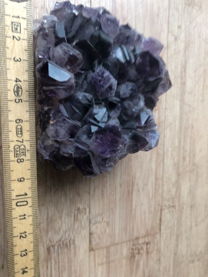 Amethyst Mineralquarz 700 Gramm in Bottrop