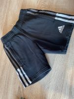 Kinder Sporthose Gr. 116 (Adidas) Niedersachsen - Stadland Vorschau