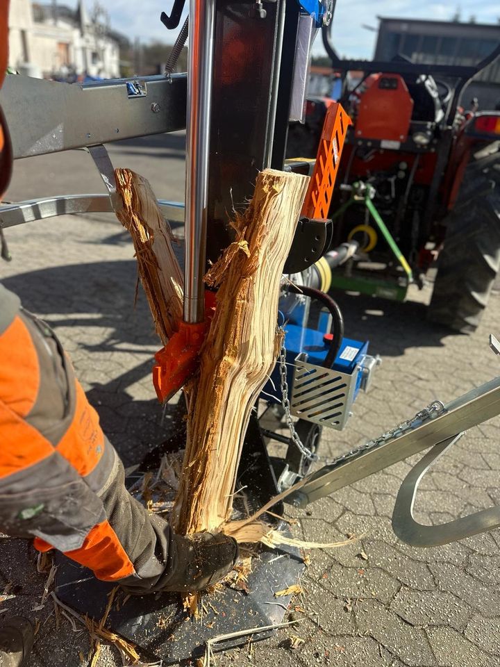 Balfor Holzspalter Pro 13 C für Traktor - sehr schnell - Neu in Brockscheid