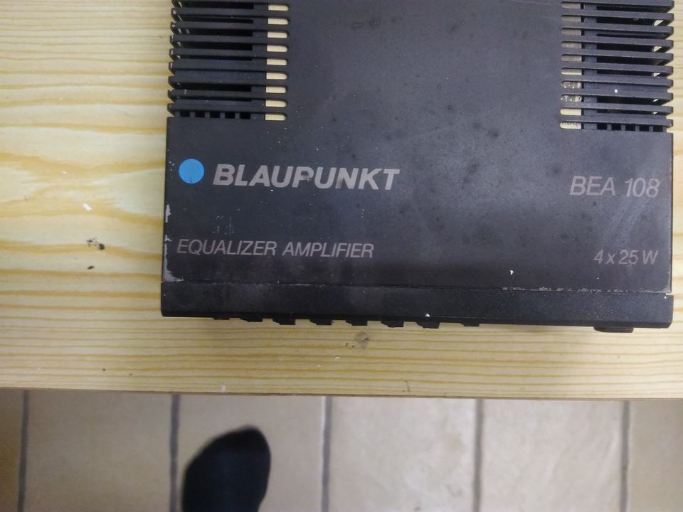 Auto Equalizer Verstärker Blaupunkt BEA108 Youngtimer Porsche 911 in Brackel