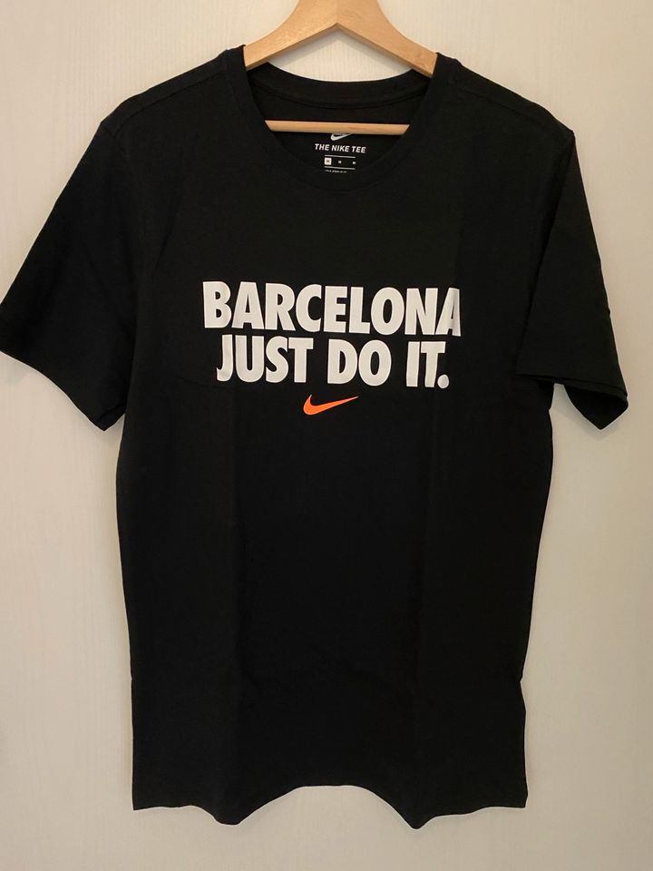 Nike Barcelona Herren T Shirt neu Gr. M schwarz in Frankfurt am Main