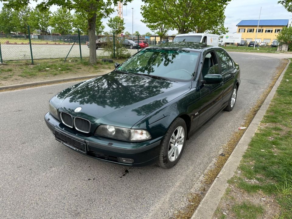 BMW 528i Autom*Klimatronic*El-Sd*Tüv bis 09-2024* in Mittenwalde