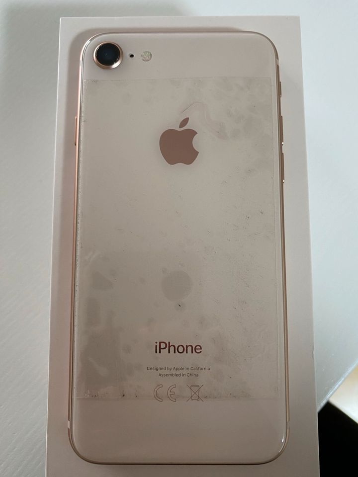 iPhone 8 256 GB Rosé in Willich