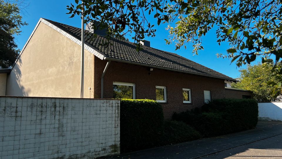 Einfamilienhaus mit großzügigem Grundstück in Köln