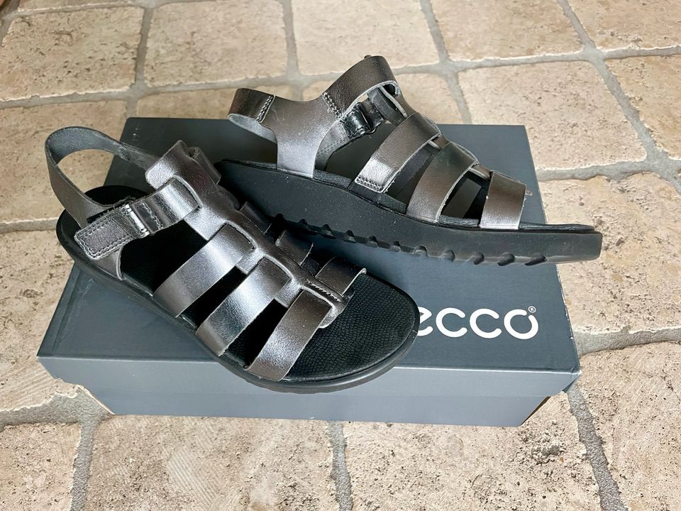 Ecco Sandaletten Leder grau 39 neu in Essen