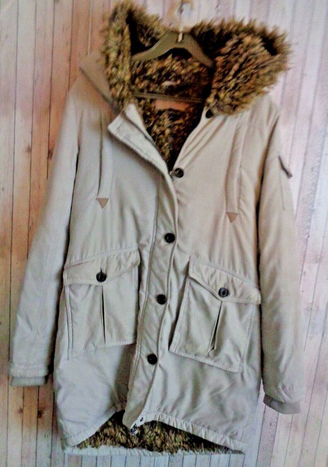 gefütterte Winterjacke mit Kapuze Gr. 38 Damen EIGHT2NINE origina in Eisenhüttenstadt