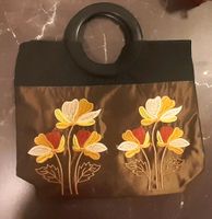 schwarze kleine Handtasche mit Blumen Bayern - Ansbach Vorschau