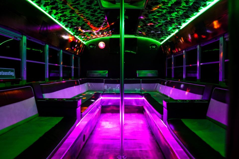 Partybus mieten für JGA | Geburtstag | Firmenfeier in Essen! in Essen