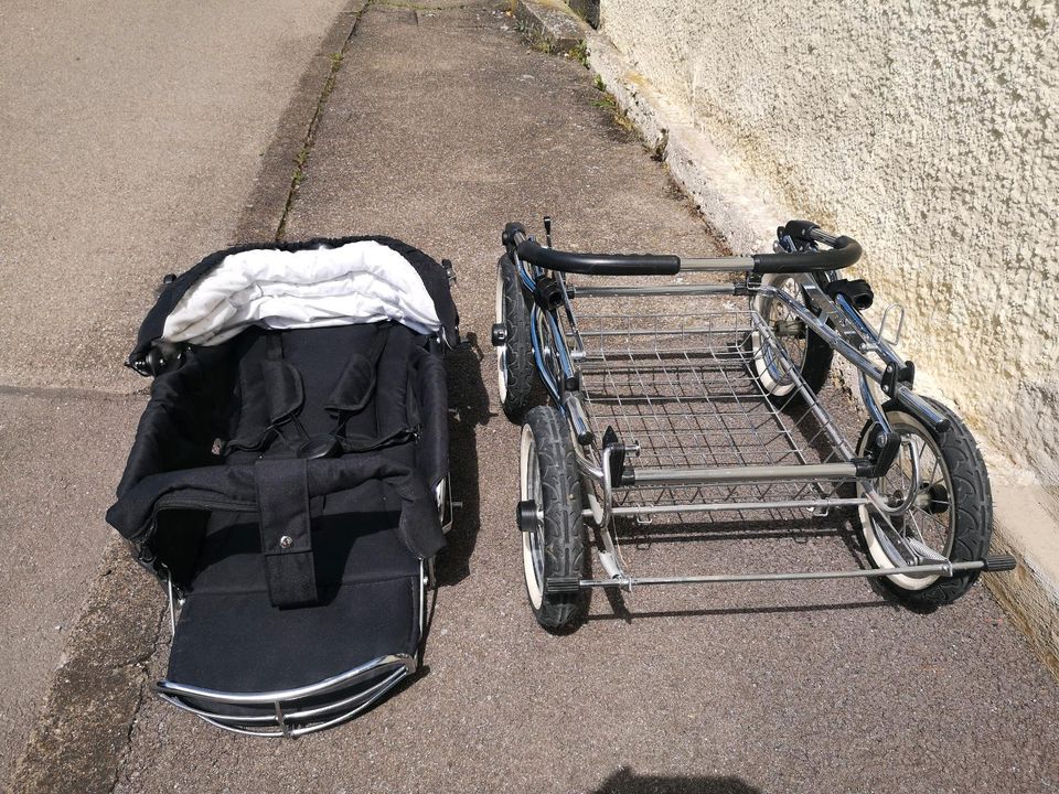 Retro Kinderwagen mit babyschale und Zubehör in Hermaringen