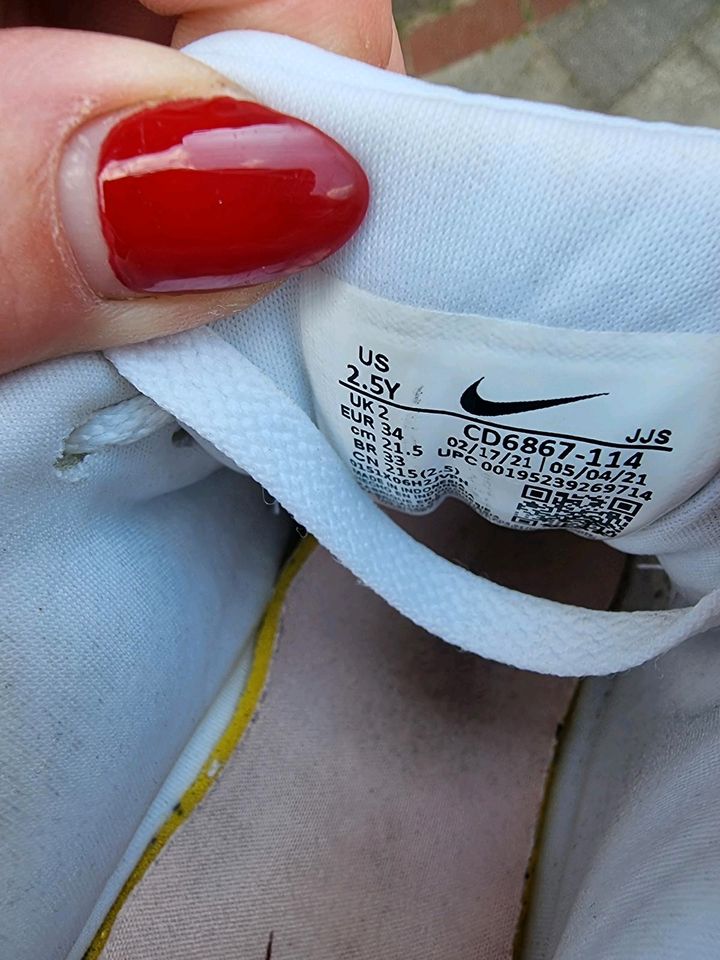 Mädchen Turnschuhe Nike Größe 34 in Cottbus