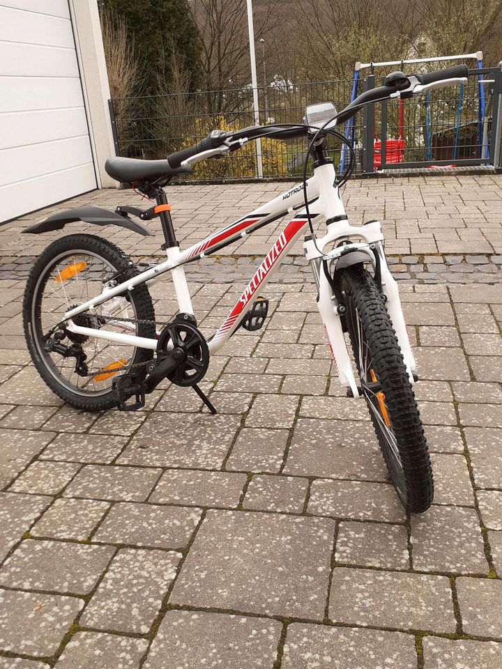 Kindermountainbike Specialized Hotrock 20 Zoll in Sinn