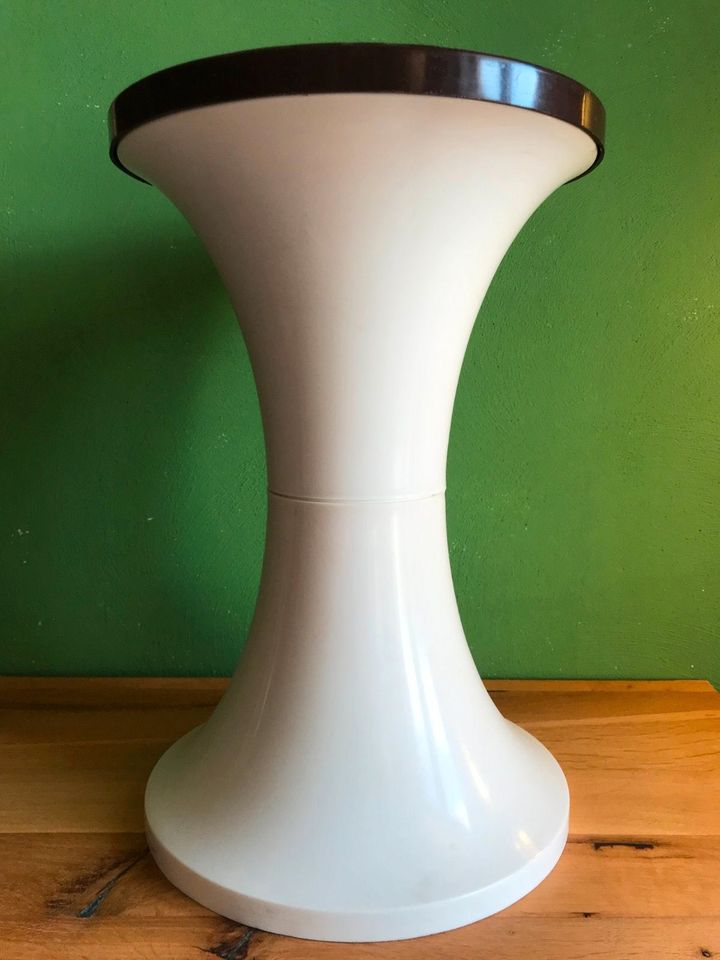 70er Jahre Tulpenfuß Hocker Diana Plastik Plüsch DDR Design in Leipzig