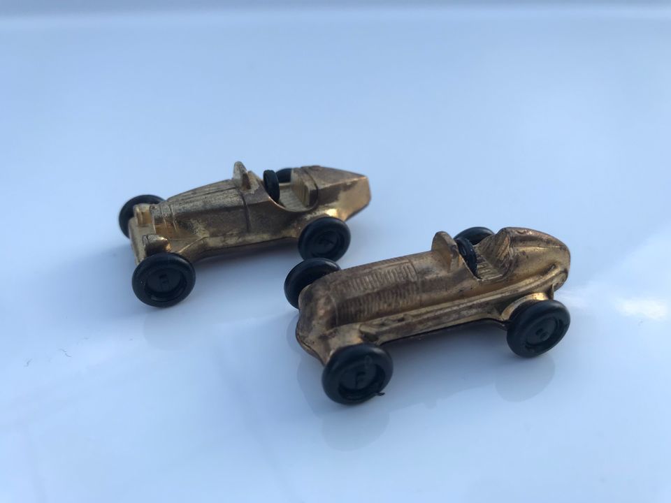 2x Ü-Ei, Überraschungseier Rennwagen,Metall, ca.1:87, in Rosengarten