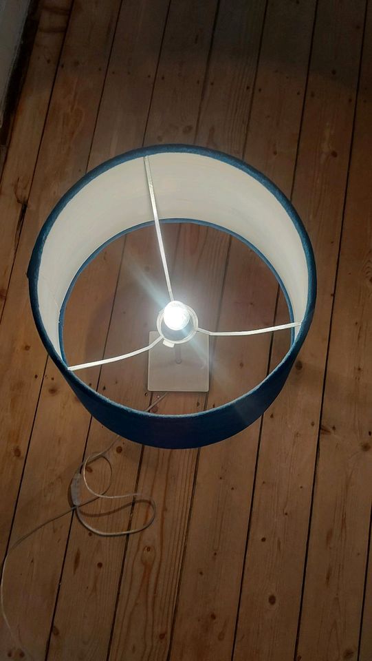 Nachttischlampe, 2 Lampen mit leuchtmittel in Hannover