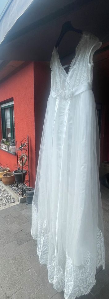 Brautkleid weiß in Hoyerswerda