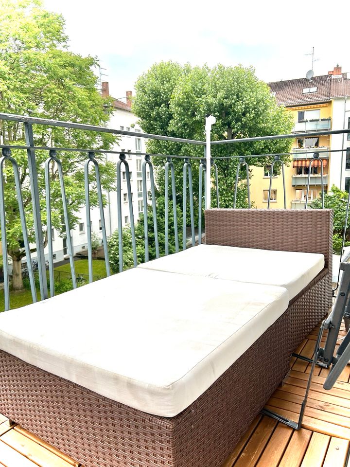 Gartenlounge  mit Fußbank in Frankfurt am Main