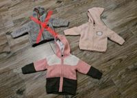 Baby Strickjacken / Jacke / Größe 62/68 und 74/80 Nordrhein-Westfalen - Tecklenburg Vorschau