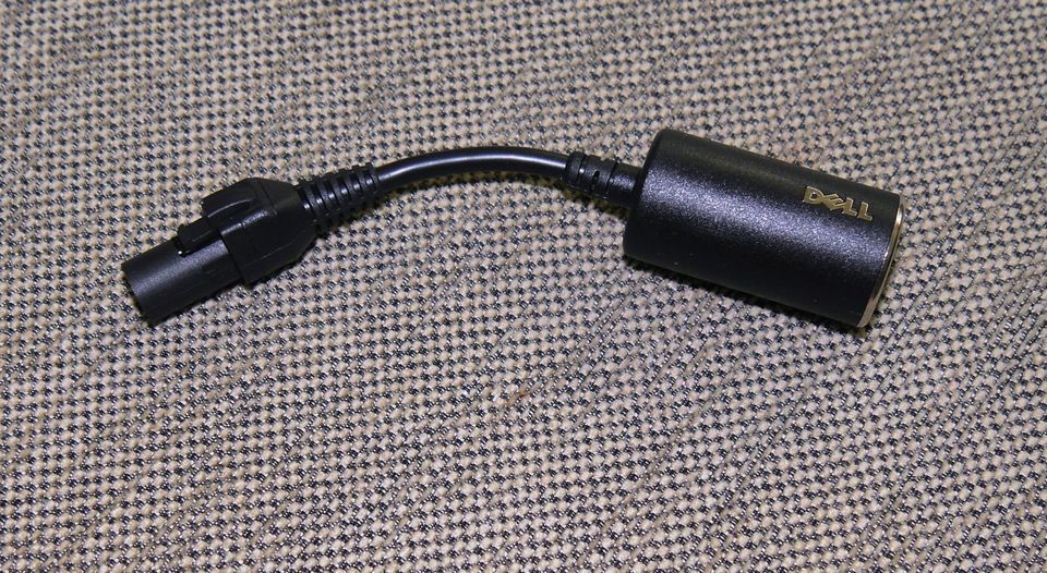 Dell Flugzeug Adapter ohne Netzteil in Hamburg