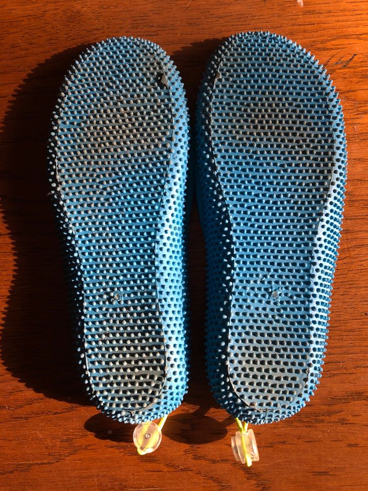 Badeschuhe türkis gelb 37/38 in Tetenhusen