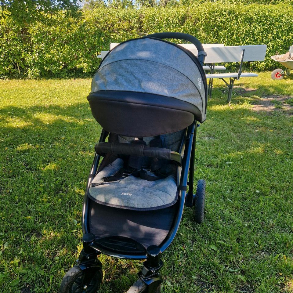 Joie buggy Kinderwagen in Berlin