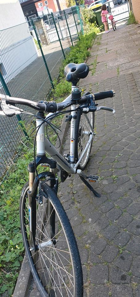 Herrenfahrrad Kalkhoff Voyager 28 Zoll Alu top zustand in Offenbach