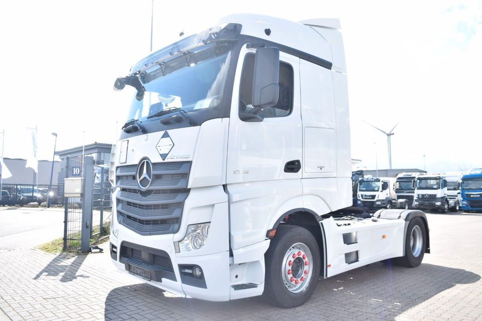 Mercedes-Benz Actros 1845 Stream Space  Retarder Safety Navi in Wenzendorf