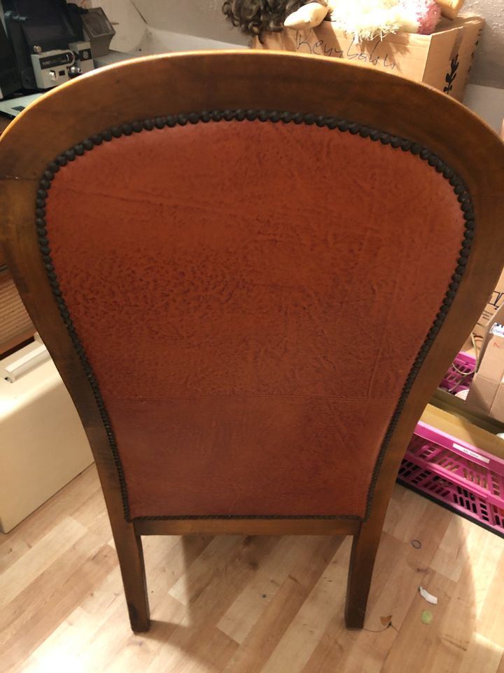 Schöner sehr alter Stuhl,  Antiquität in Bad Bevensen