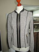 JUST WHITE Blusen Jacke Boucle Strick Cardigan Pullover Jades NEU Nordrhein-Westfalen - Altenbeken Vorschau