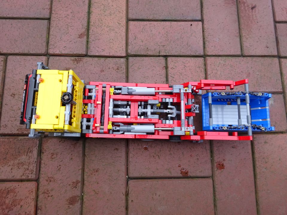Verkaufe LEGO TECHNIC 42024 Container Truck in Berlin