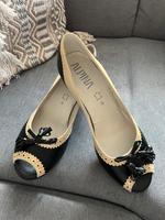 Exclusiver Echt Leder Pumps von Alpina in Creme-schwarz Gr. 39,5 Bayern - Durach Vorschau