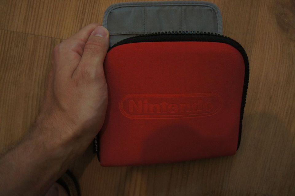 Nintendo 2DS Super Mario Bros Edition mit originaler Tasche in Berlin