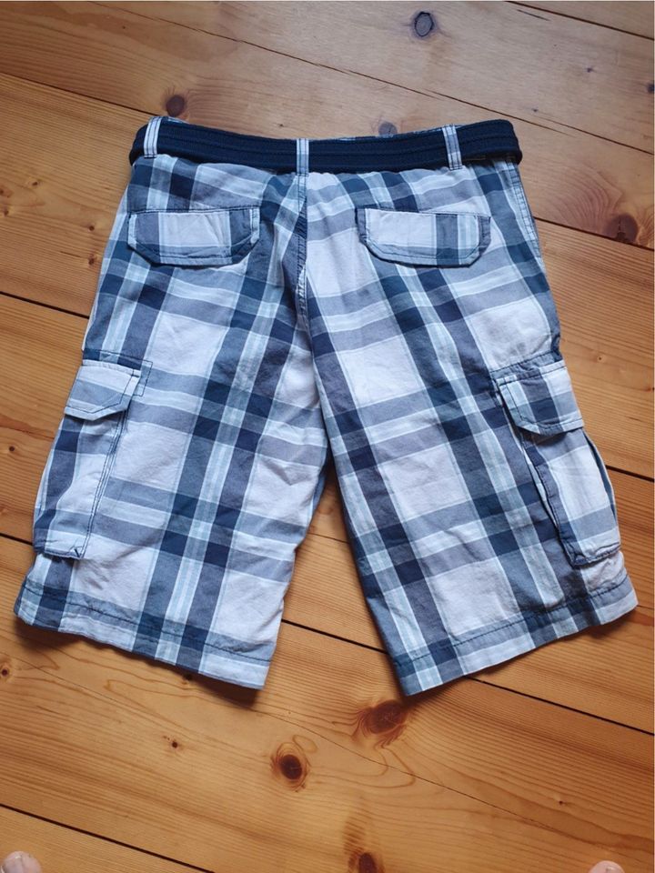 2x Cargoshorts Bermudas Shorts W32 NEU mit Etikett inkl Gürtel in Rüsselsheim