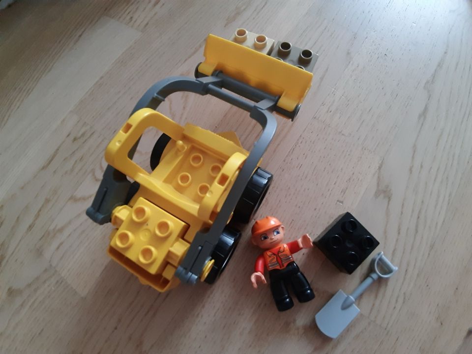 Lego Duplo Frontlader Bagger Bauarbeiter 5650 in Dreieich