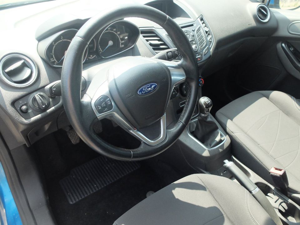 Ford Fiesta 1.5 TDCi TÜV neu in Rehfelde