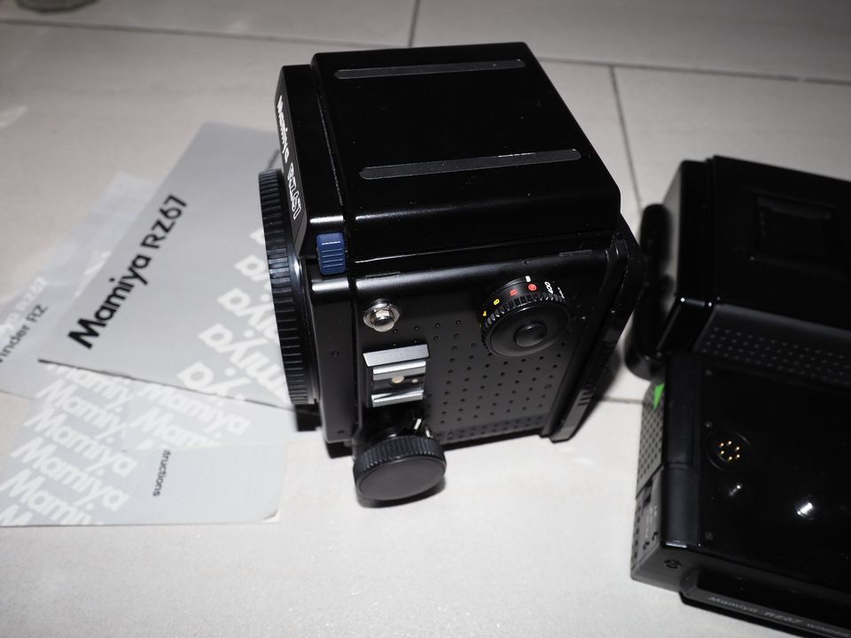 Mamiya RZ67 Professional  Lupensucher, Magazin,Winder II   Top in Wiesbaden