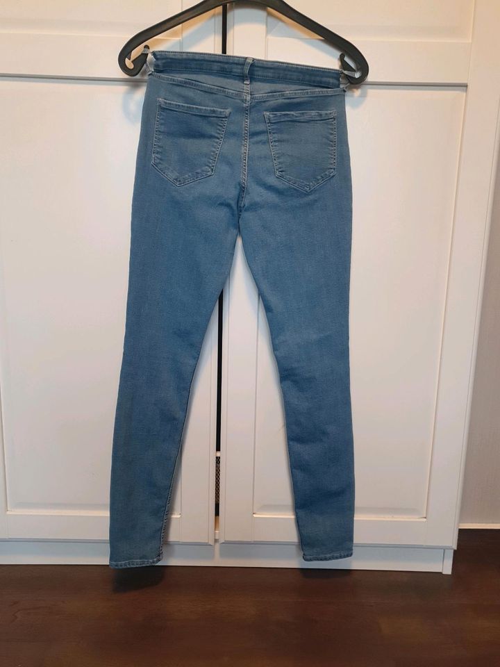 H&M, Jeans, Jeanshose, Skinny Fit, Gr. 164, TOP-ZUSTAND in Gotha