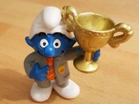 Kinder Schleichfigur 20532 "Fussballpräsident mit Pokal"  neu Hessen - Griesheim Vorschau