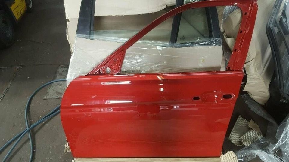 BMW Original E90 E91 Tür Fahrerseite Komplett mit Türgriff in Rot in Berlin