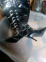 High Heels Stiefel Domina mit Handschellen Sachsen - Adorf-Vogtland Vorschau