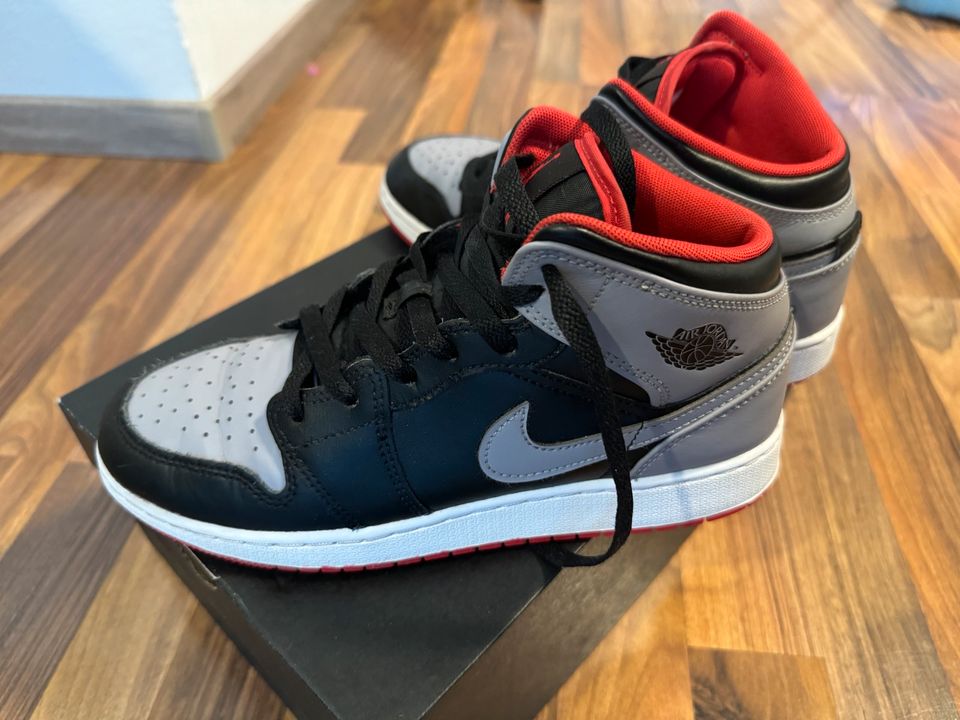 Nike Air Jordan 1 MID GS in Dachau