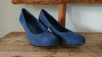 Wildleder Plateau-Pumps MARCO TOZZI blau Gr 39 Nordrhein-Westfalen - Simmerath Vorschau