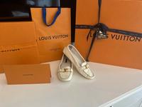 Original Louis Vuitton Loafer Damen Schuhe weiß Gr. 39,5 lackl Saarbrücken-Mitte - St Johann Vorschau