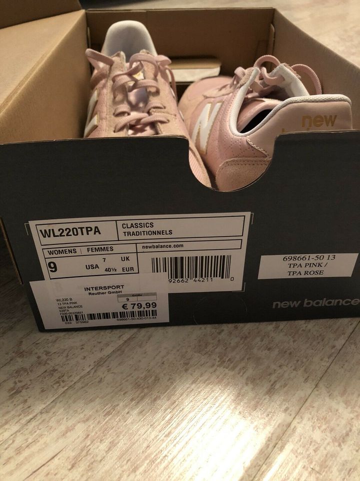 NEU! New Balance rosa / rosé / gold / 40,5 / wl220tpa in Unna