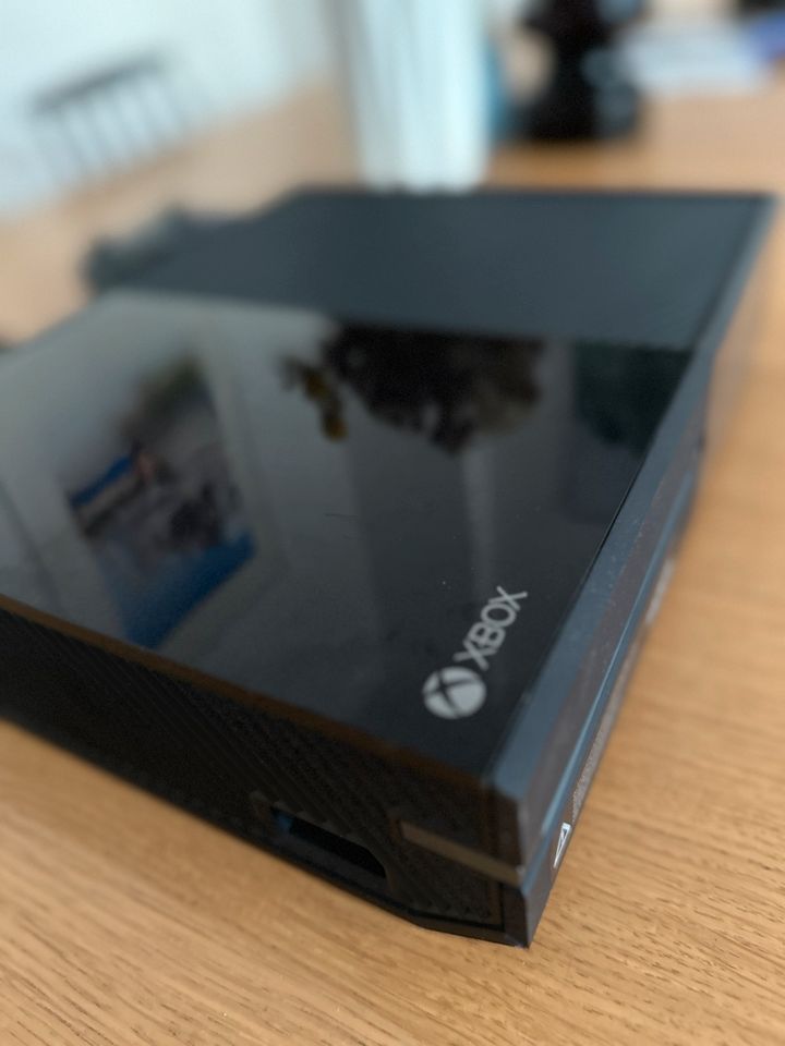 Xbox One 500GB |Originalcontroller | Topzustand in Berlin