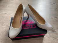 Buffalo Pumps/ Schuhe / Gr. 38 / Silber Glitzer / wie Neu! Niedersachsen - Wilhelmshaven Vorschau