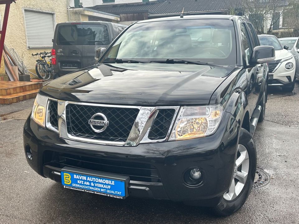 Nissan Navara Pickup Double Cab SE 4X4 Aut. TÜV NEU AHK in München