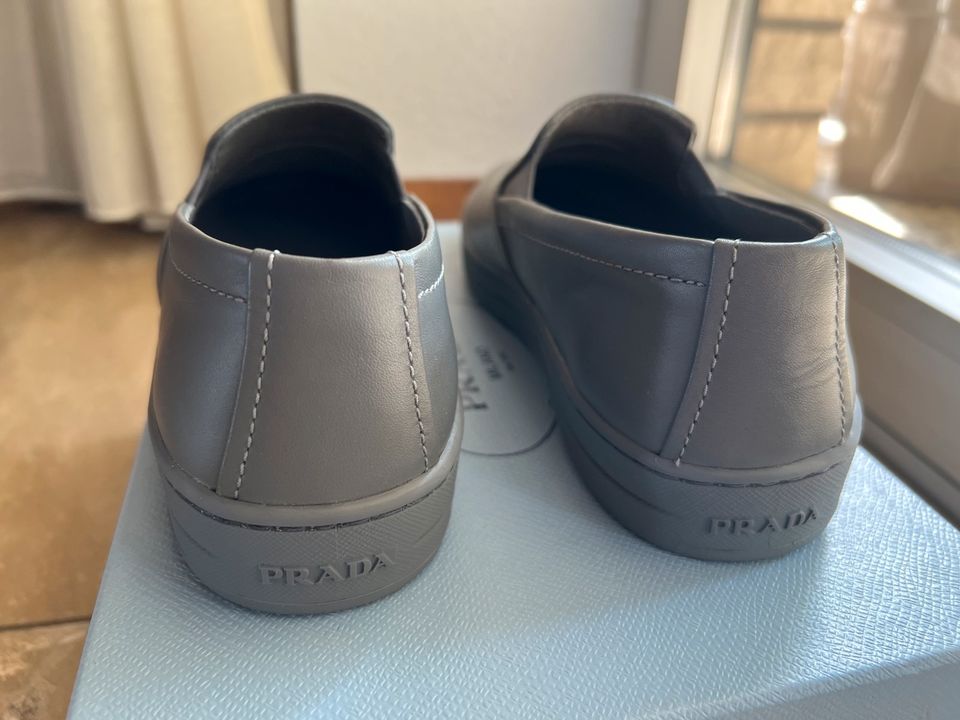 Loafer Prada Gr.37 ( fällt klein aus) Italy neu in Wiehl