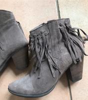 Wildleder Fransen Stiefelette Gr. 39 Schleswig-Holstein - Felm Vorschau