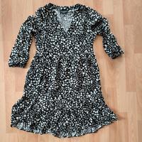 Kleid Blümchen schwarz weiß Nordrhein-Westfalen - Velbert Vorschau